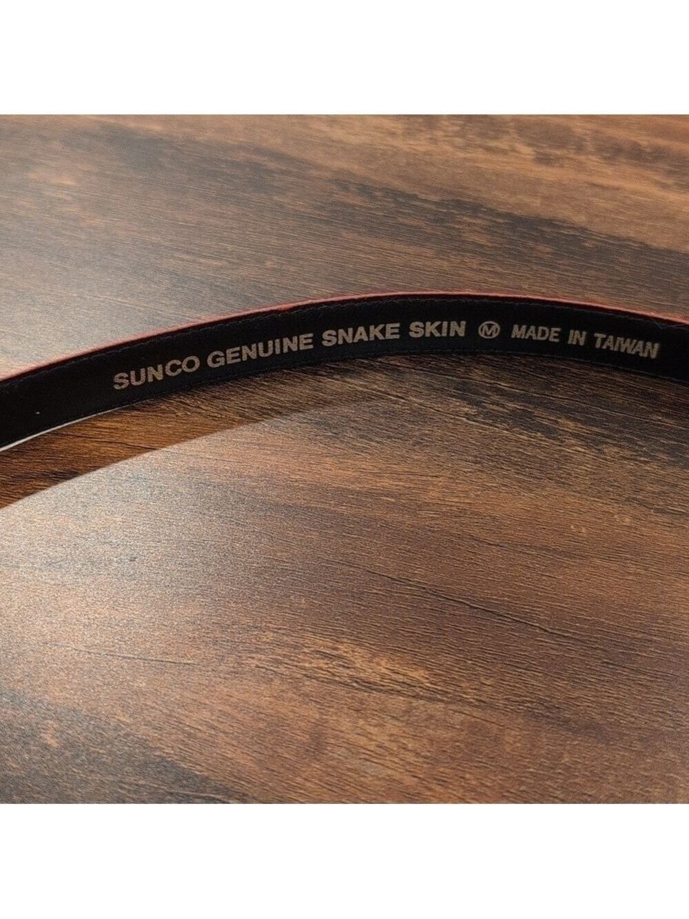 Sunco genuine snake skin,made in Taiwan, Medium ,but runs smaller ,see pictures - Picture 5 of 6